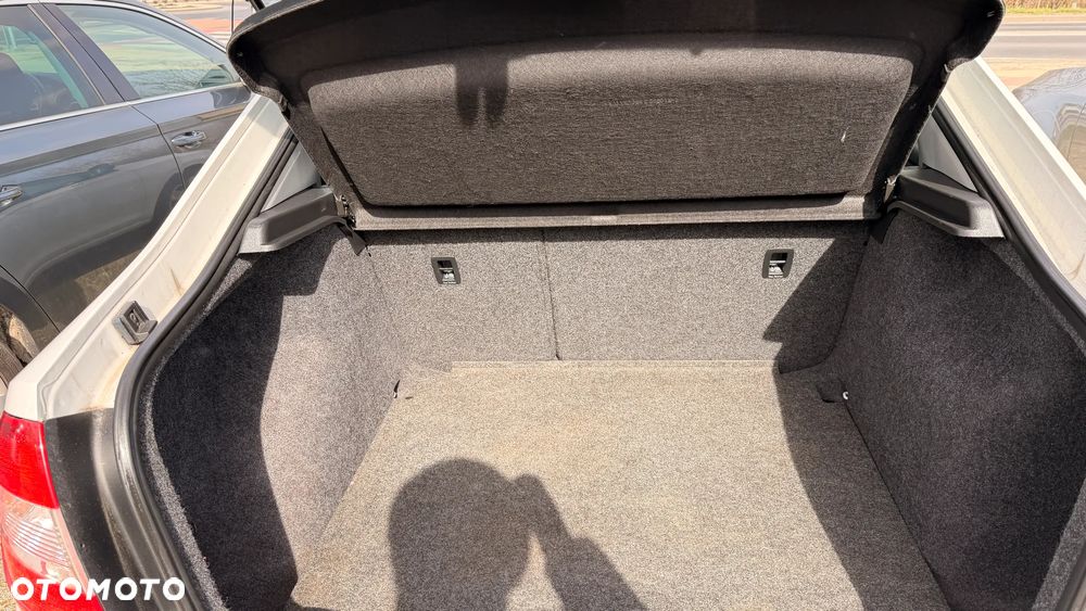 Skoda RAPID 1.6 TDI DPF Ambition - 7