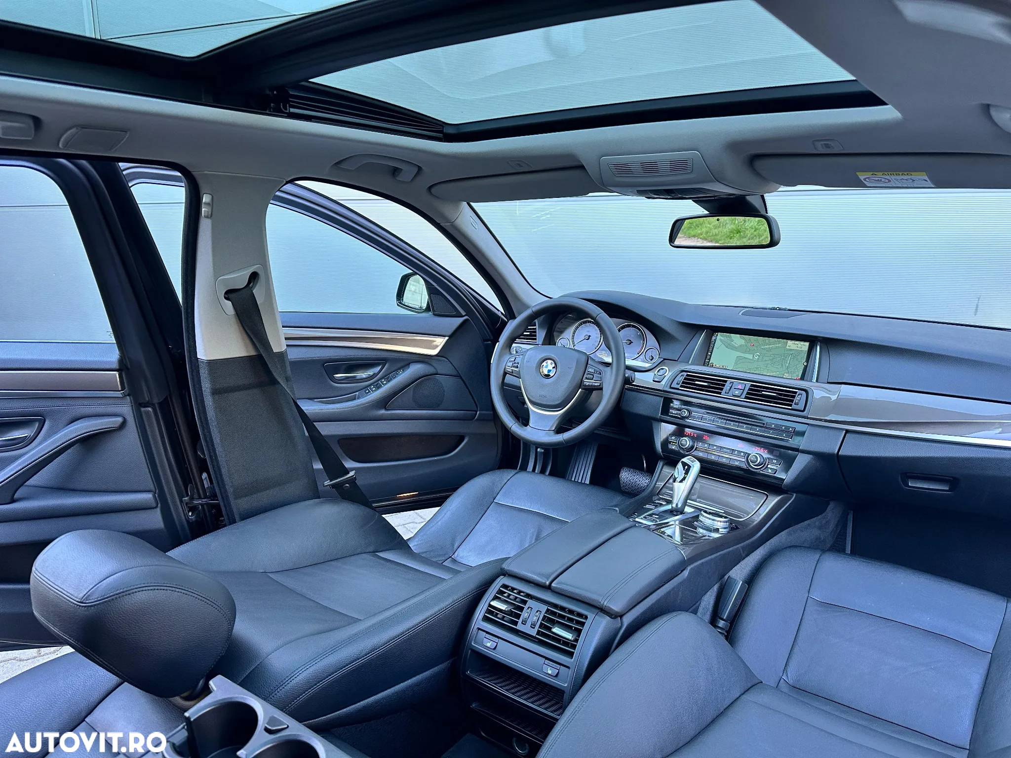 BMW Seria 5 520d Touring Aut. Modern Line - 17