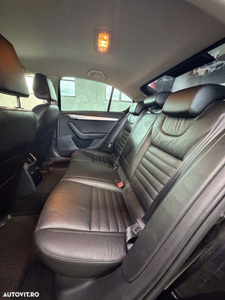 Skoda Octavia 2.0 TDI DSG 4X4 RS - 19