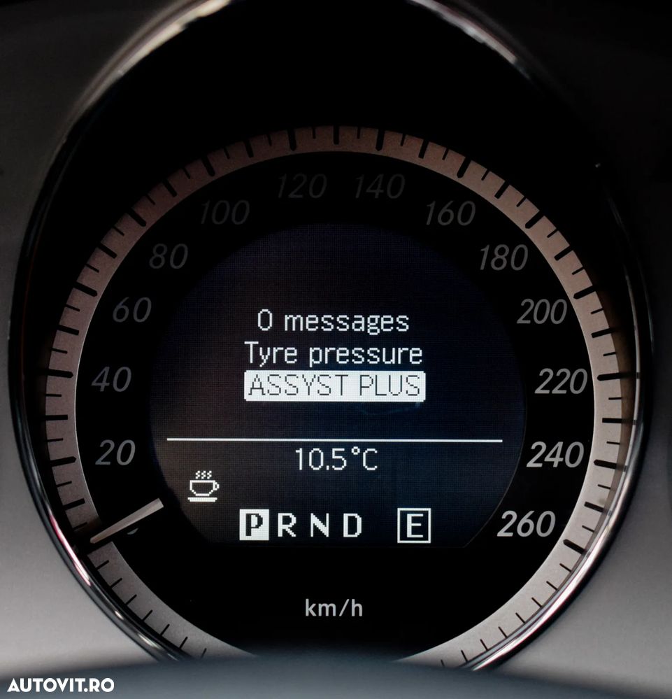 Mercedes-Benz E 220 CDI DPF BlueEFFICIENCY Automatik Avantgarde - 31