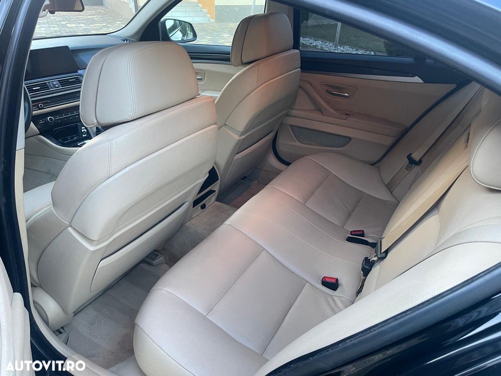 BMW Seria 5 525d xDrive AT - 8