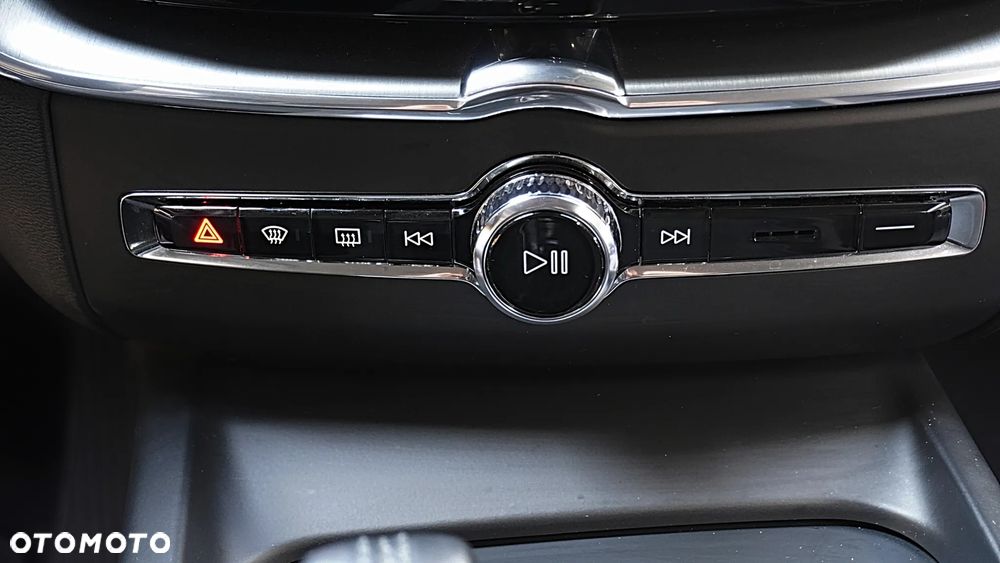 Volvo XC 60 T4 Momentum Pro - 31