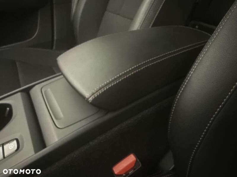 Volvo XC 40 T4 Momentum Pro - 19