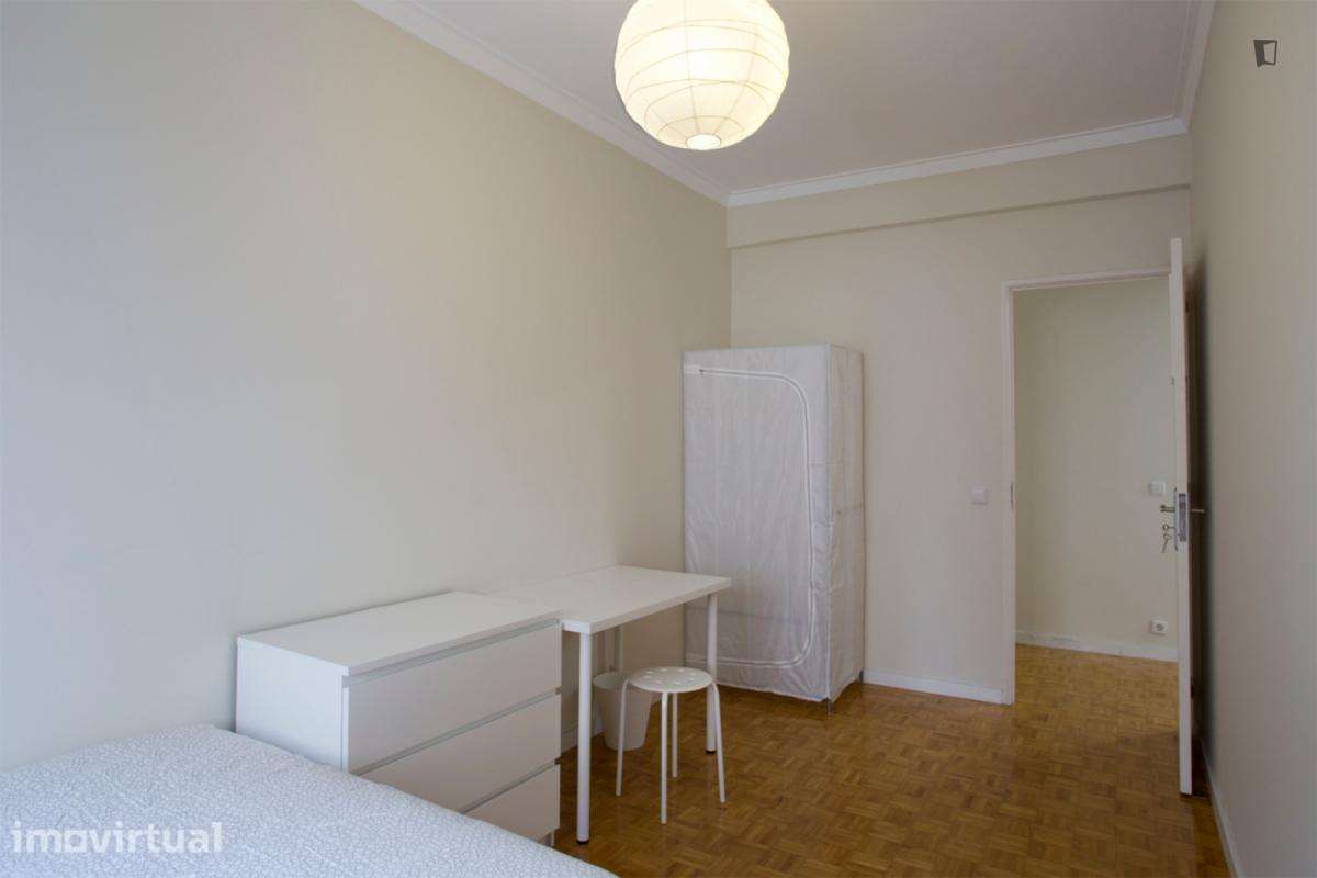 Quarto - localizado em Benfica Lisbon - Grande imagem: 2/10