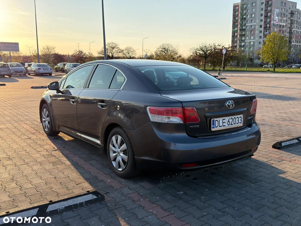 Toyota Avensis 2.0 D-4D Sol - 8