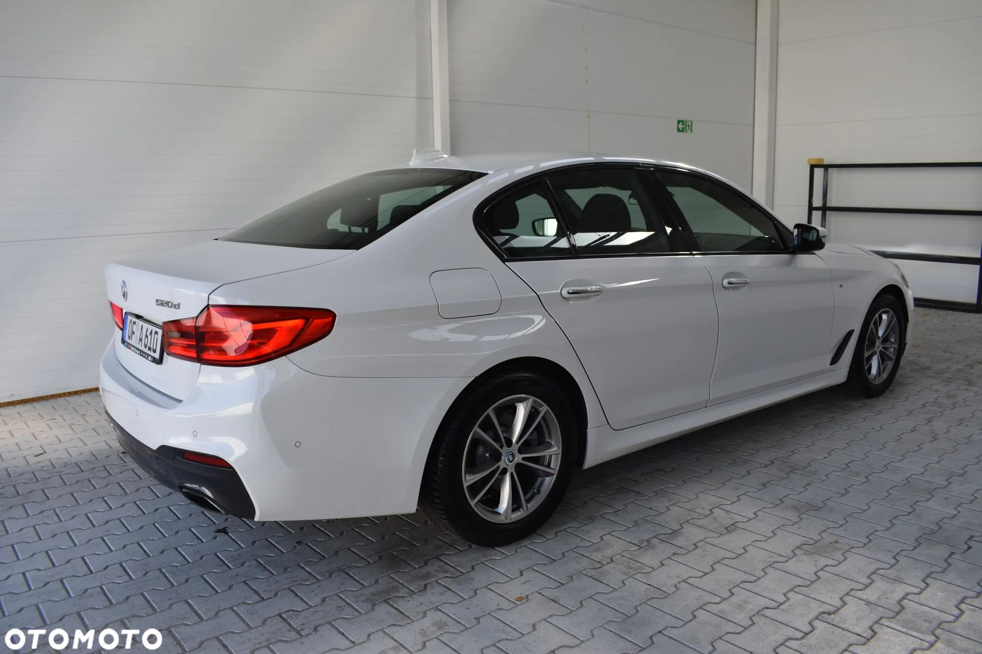 BMW Seria 5 520d M Sport - 11