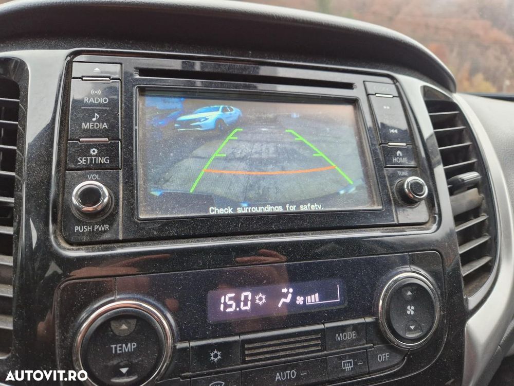 Mitsubishi L200 Double Cab M/T Invite - 10