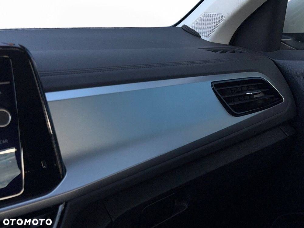 Volkswagen T-Roc - 32