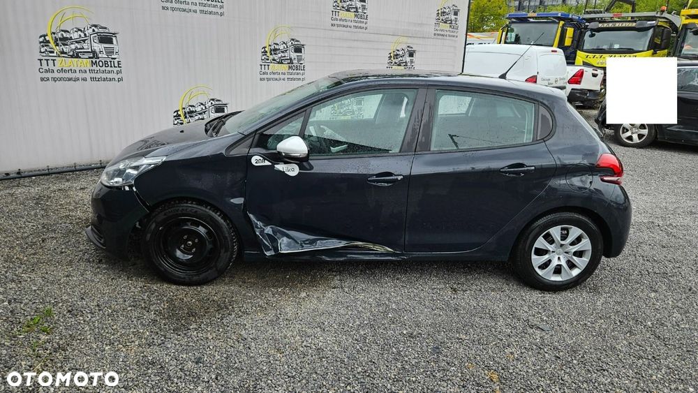 Peugeot 208 - 14