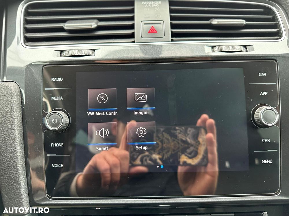 Volkswagen Golf Variant 2.0 TDI SCR 4Motion DSG Highline - 25