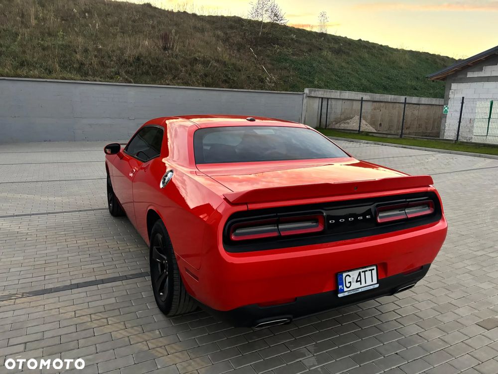 Dodge Challenger - 8