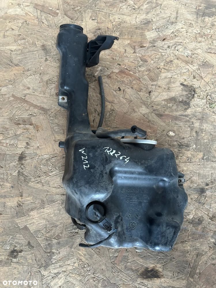 ZBIORNICZEK SPRYSKIWACZY MERCEDES E-KLASA W212   A2048601860 - 1