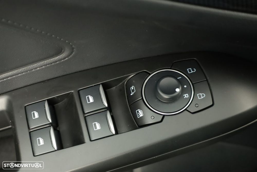 Ford Focus 1.0 EcoBoost MHEV ST-Line X - 20