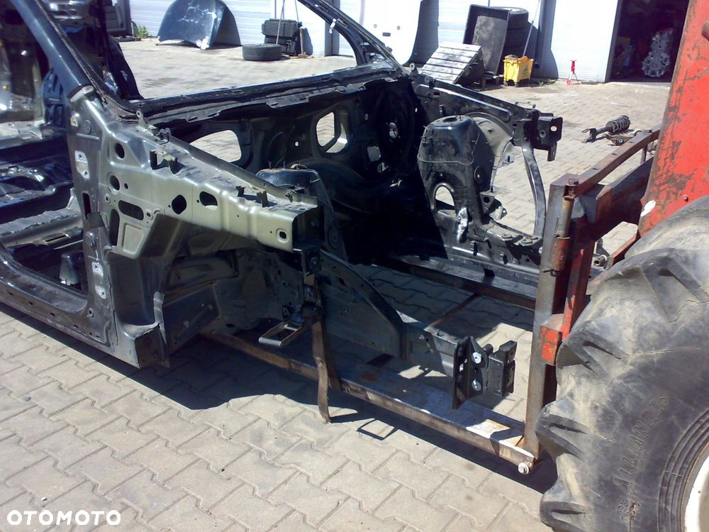 dodge durango 2014 2023 ćwiartka przednia prawa przód fartuch kielich - 1