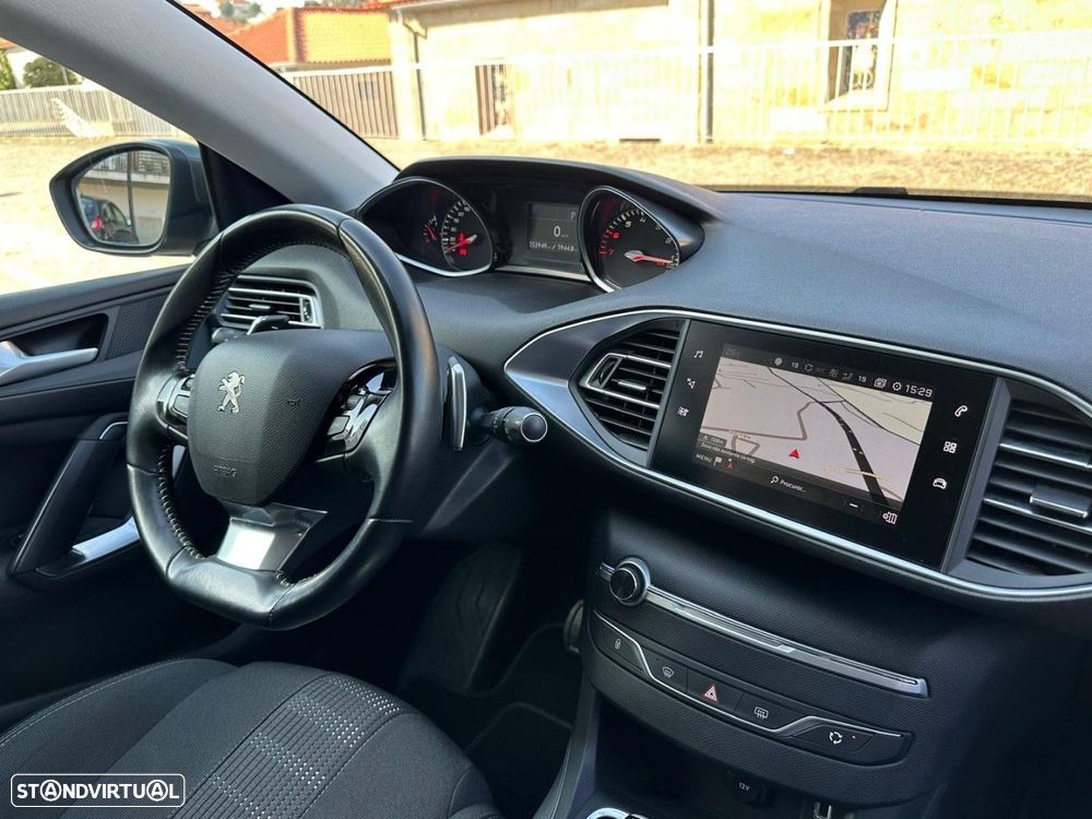 Peugeot 308 1.2 PureTech Allure EAT8 - 40