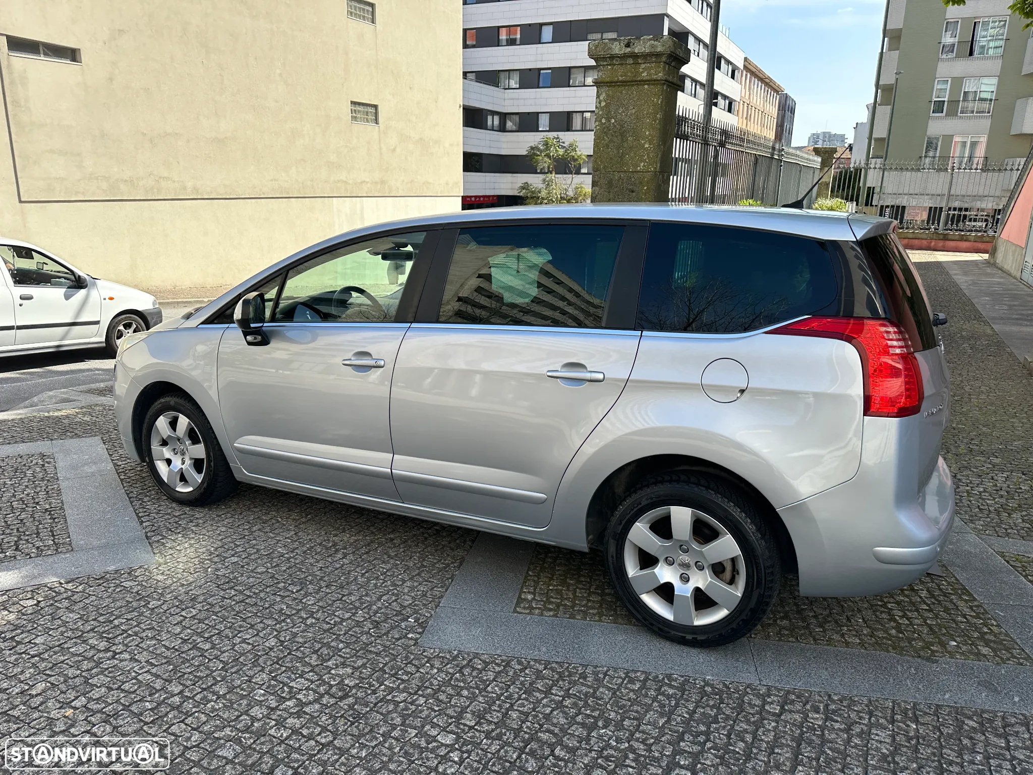 Peugeot 5008 1.6 HDi Executive - 4