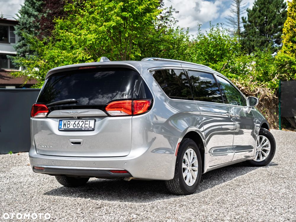 Chrysler Pacifica - 6