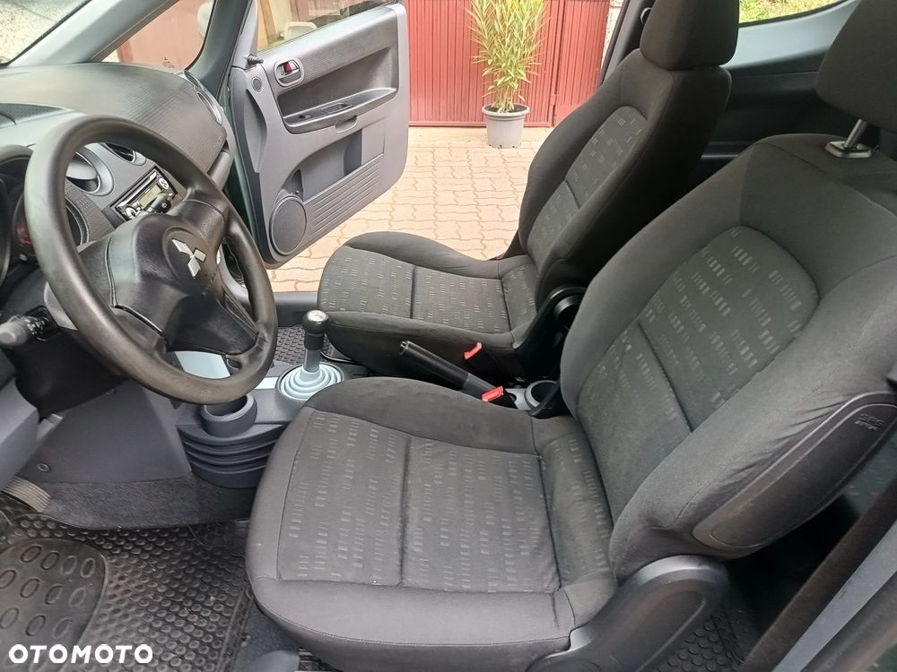 Mitsubishi Colt - 14