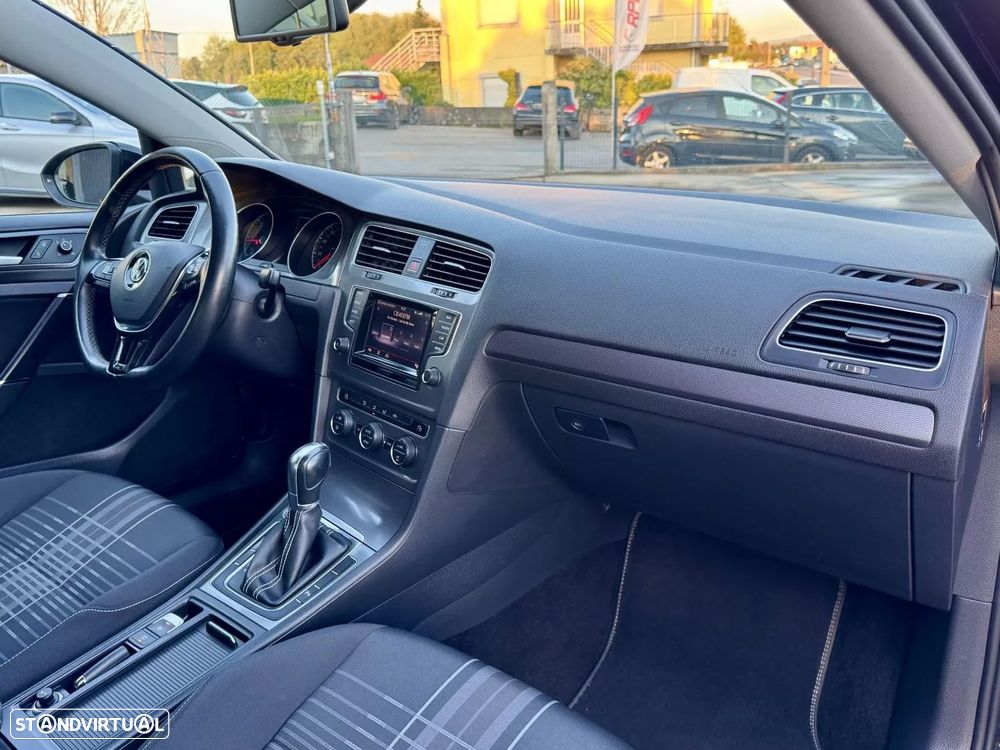 VW Golf 2.0 TDI Highline DSG - 10