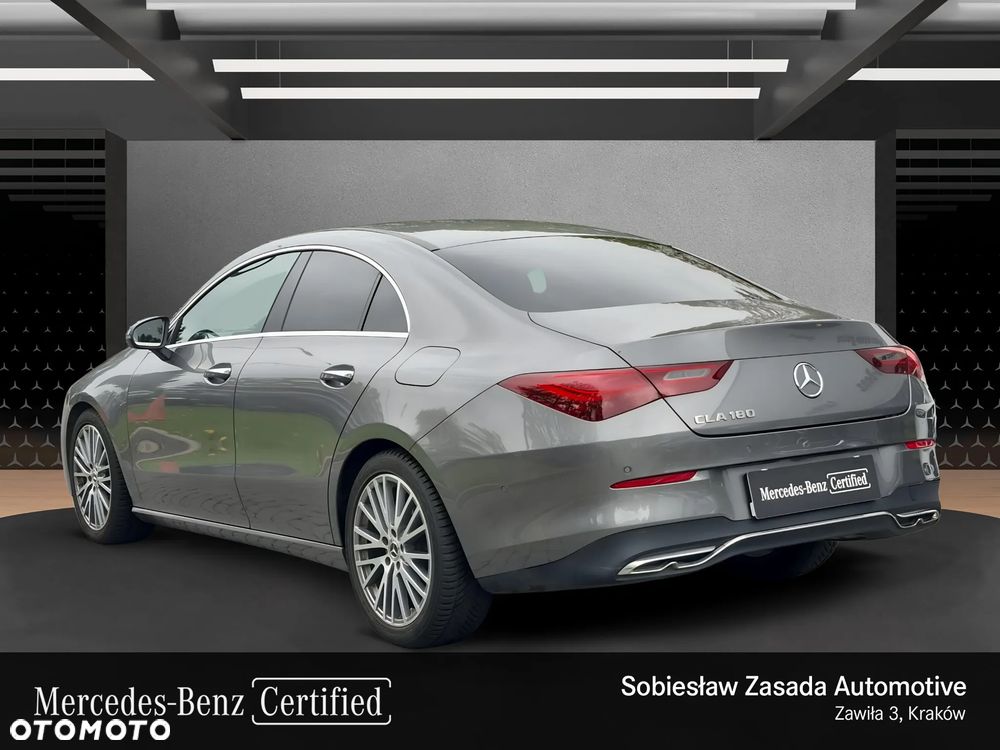 Mercedes-Benz CLA 180 7G-DCT - 3