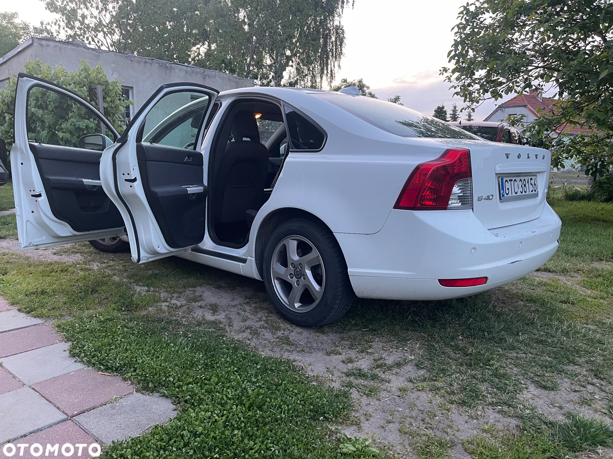 Volvo S40 D2 R-Design - 9