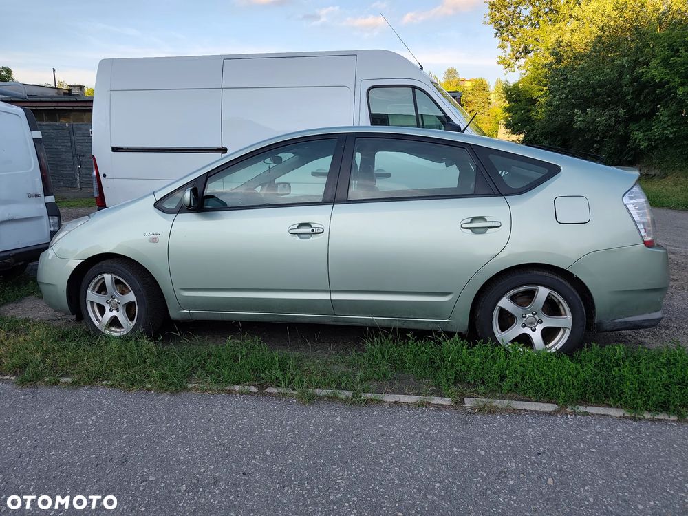 Toyota Prius 1.5 VVT-i Sol (nav) - 4