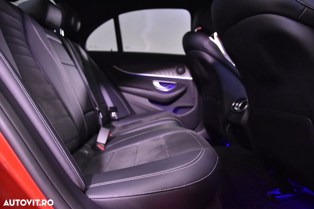 Mercedes-Benz E 220 d 4MATIC Aut. - 12