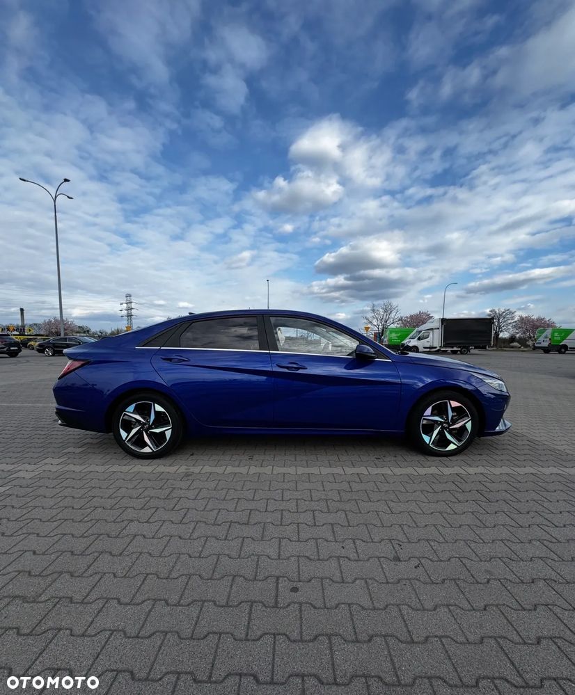 Hyundai Elantra 1.6 Executive CVT - 8