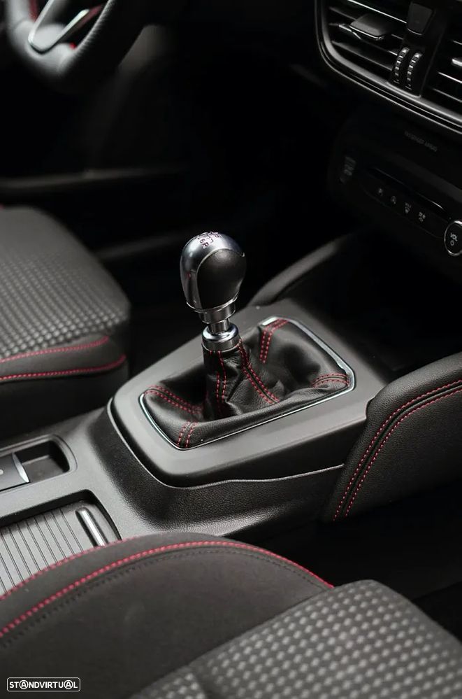 Ford Focus 1.0 EcoBoost MHEV ST-Line Design SIP - 4
