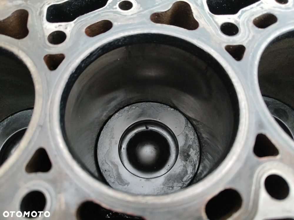 Blok silnika + wał korbowy i tłoki silnika 2.2 HDI Euro 5 130KM do Peugeot Boxer Citroen Jumper II 11-16r Ford Transit Mk7 - 12