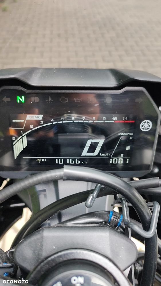 Yamaha R7 - 16