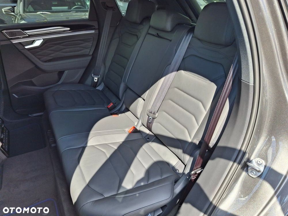 Volkswagen Touareg - 18