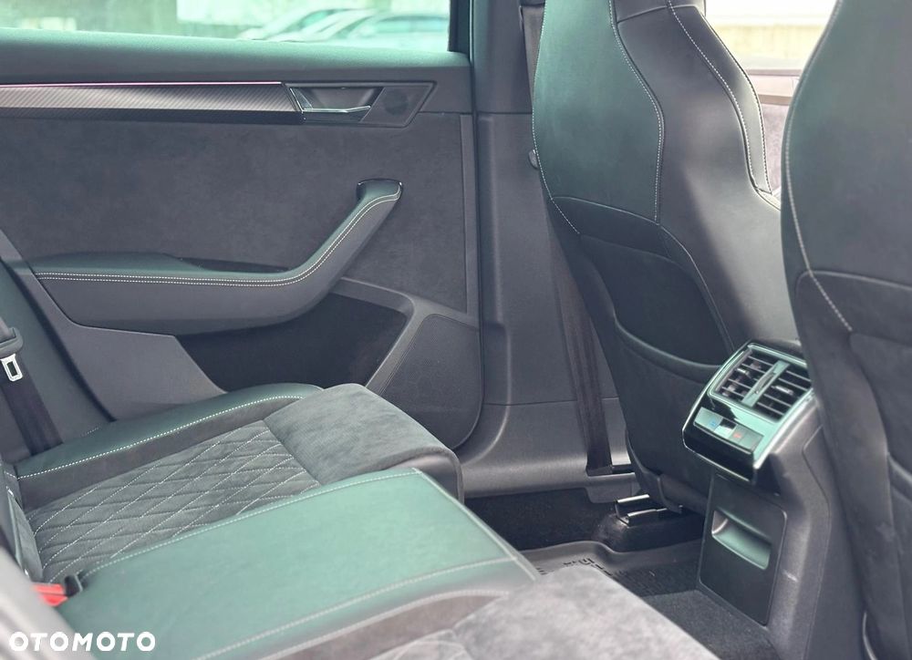 Skoda Superb 2.0 TSI Sportline DSG - 9