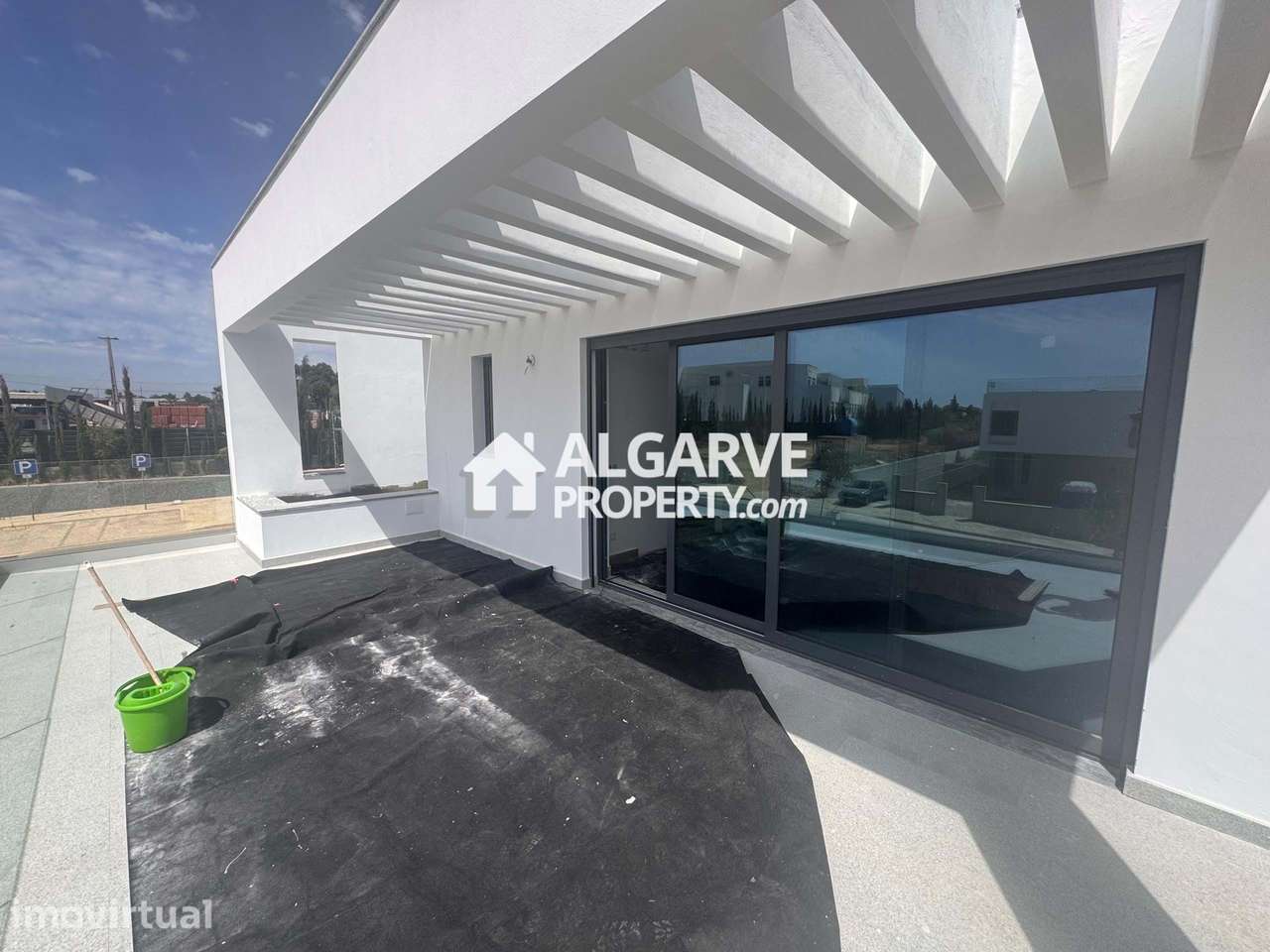 Moradia de Luxo T4 com Piscina e Vista Mar na Guia, Algarve - Grande imagem: 3/53
