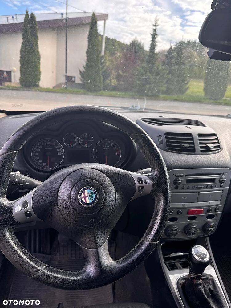Alfa Romeo 147 1.6 Twin Spark Black Line - 8
