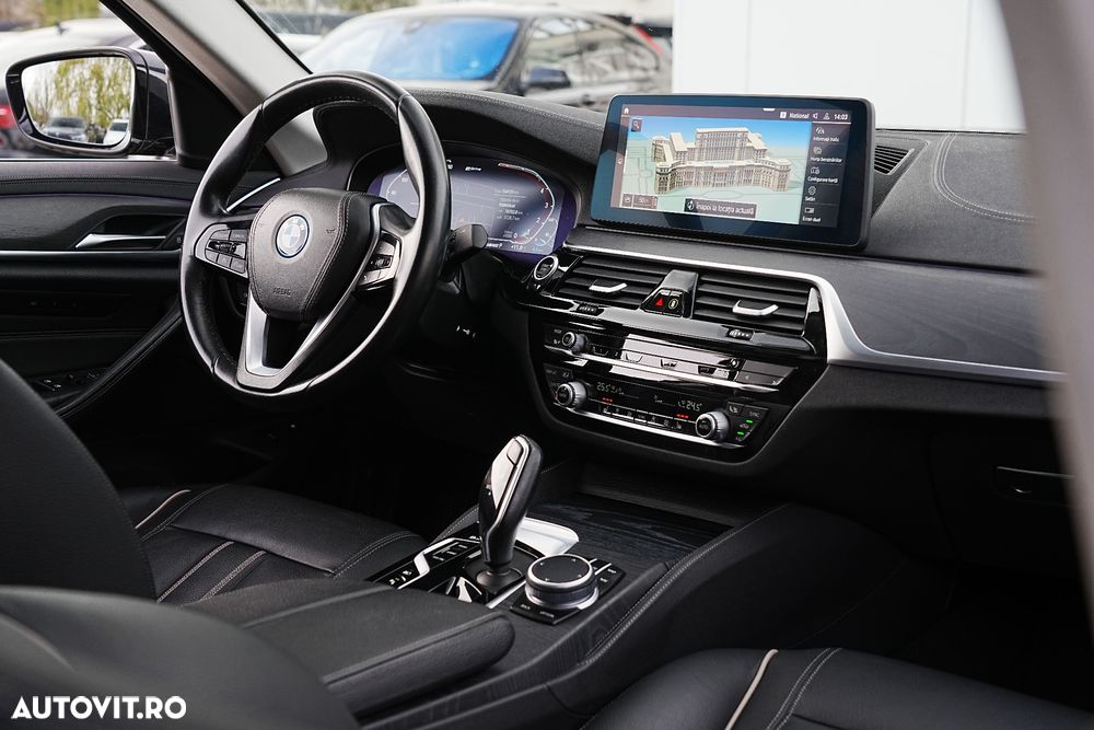 BMW Seria 5 530e xDrive AT PHEV - 13