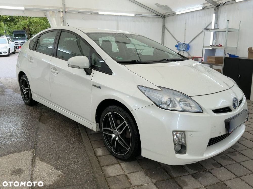 Toyota Prius (Hybrid) Life - 2