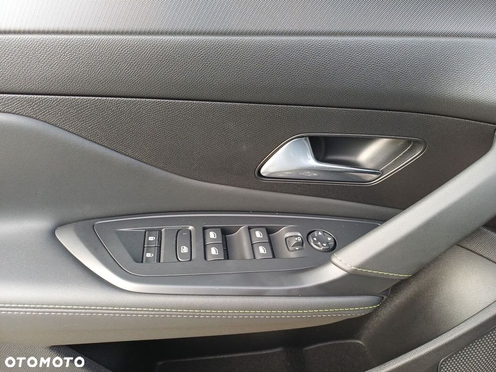 Peugeot 408 - 27
