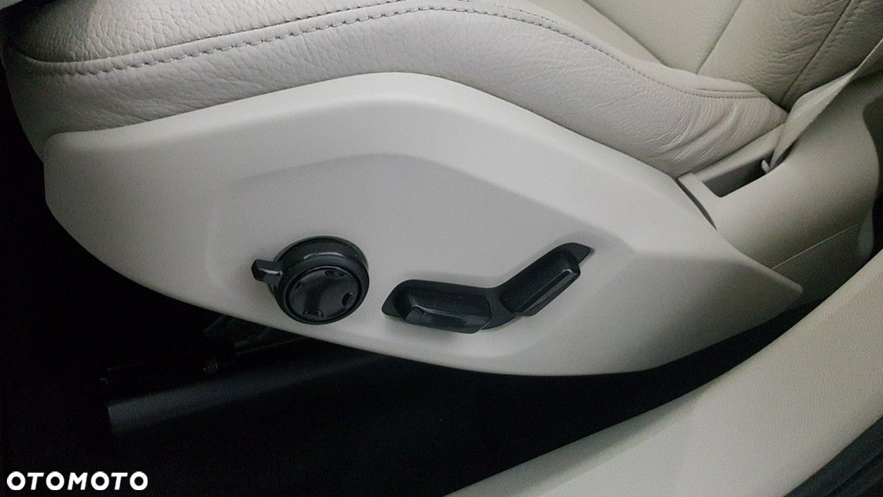 Volvo XC 60 - 24