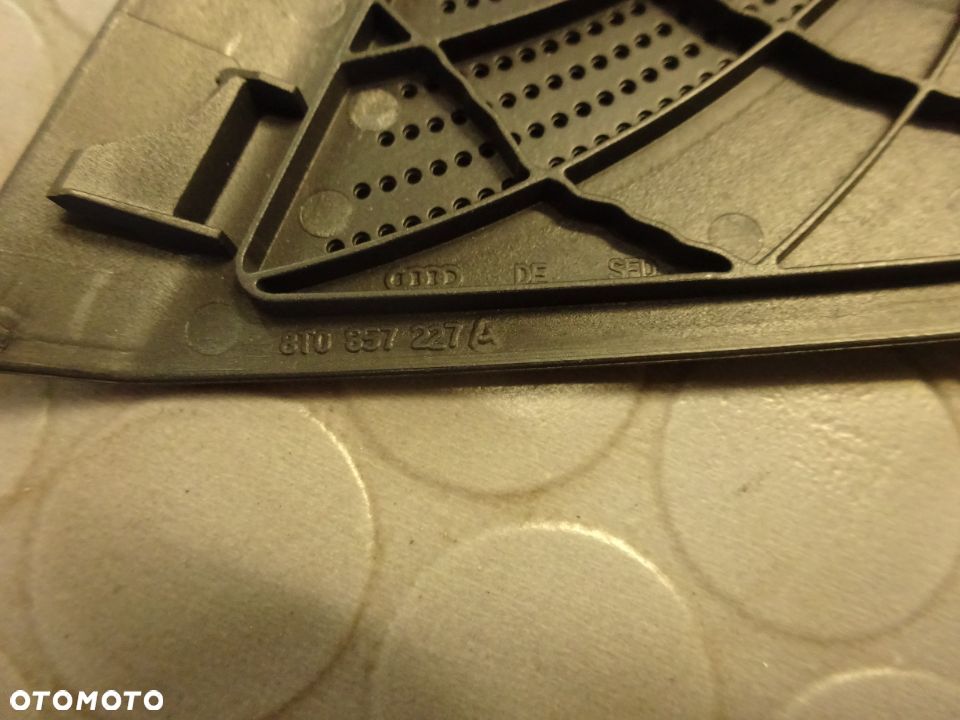 8T0857227A 8T0857228A zaslepka oslona glosnika  bang olufsen Audi A4 B8 czesci - 2
