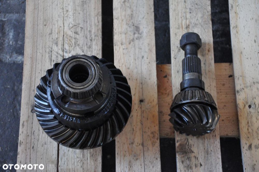 DYFERENCJAŁ WKŁAD MOSTU PRZOD  JOHN DEERE 6420 ZP112G - 1
