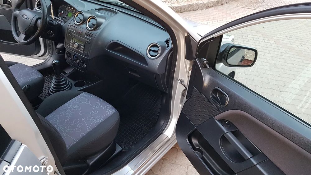 Ford Fiesta 1.25 Trend - 20