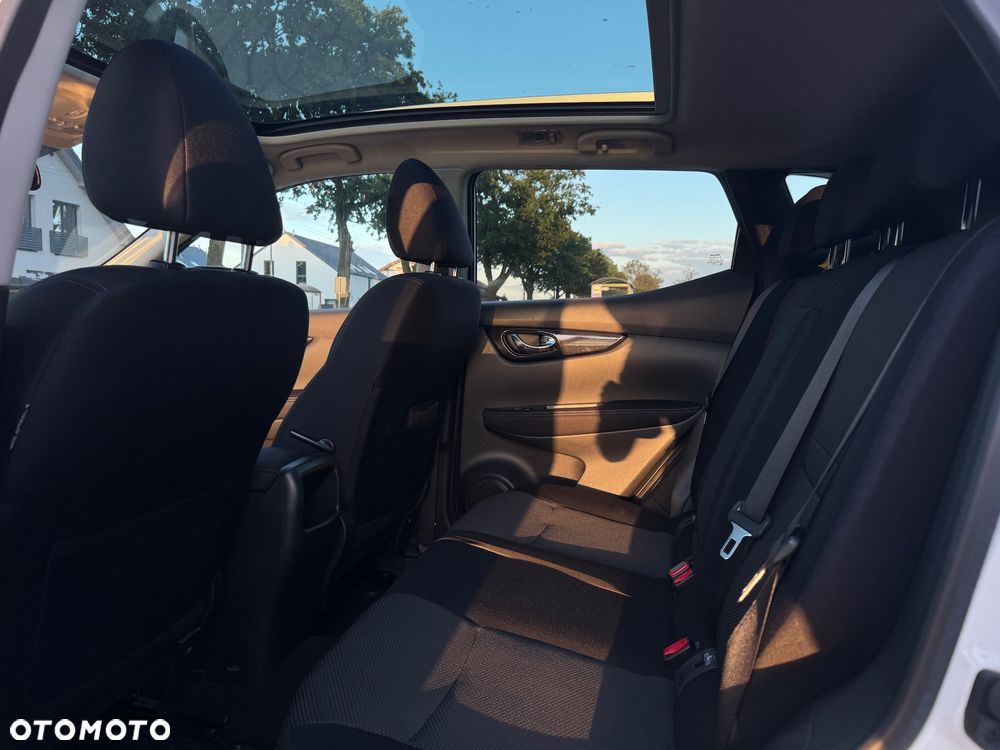 Nissan Qashqai 1.6 DIG-T N-Connecta - 8