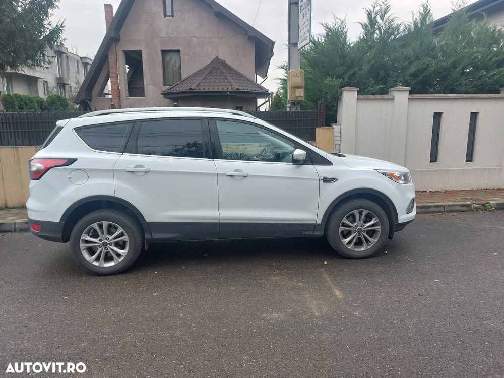 Ford Kuga - 1