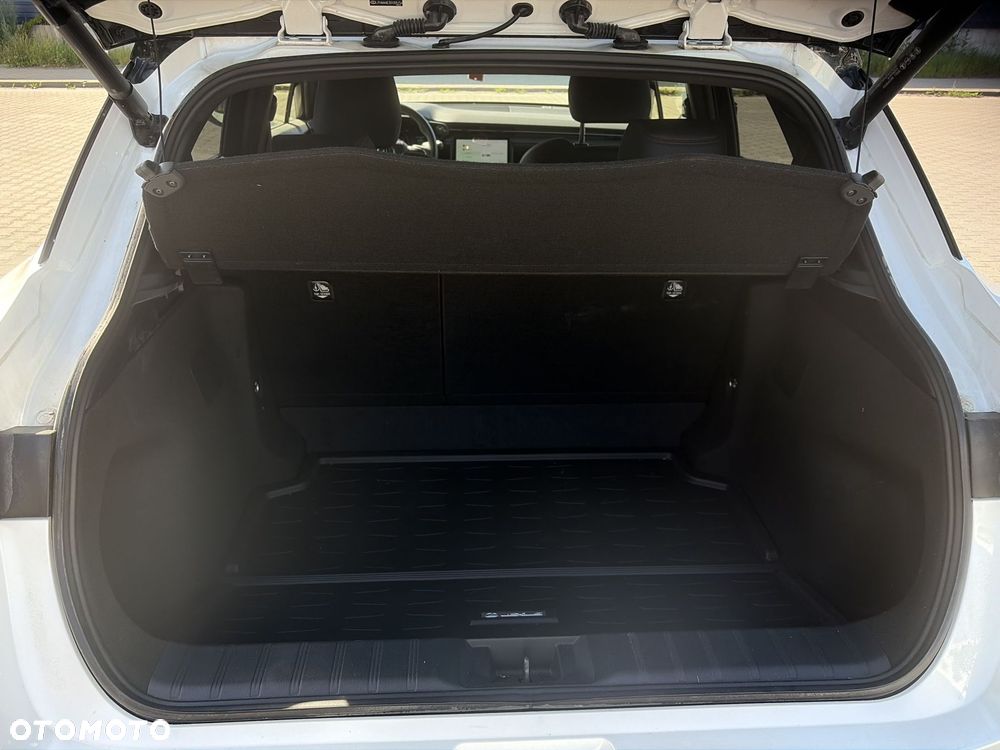 Lexus LBX 1.5 Hybrid Emotion - 11