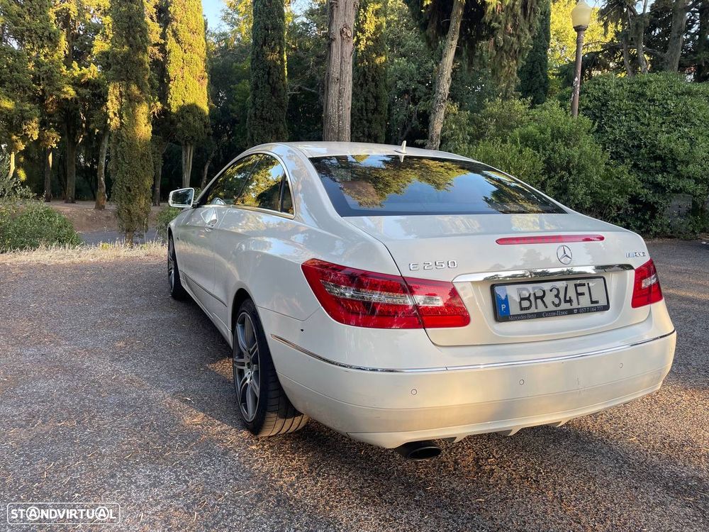 Mercedes-Benz E 250 CGI BlueEFFICIENCY Auto Elegance - 2