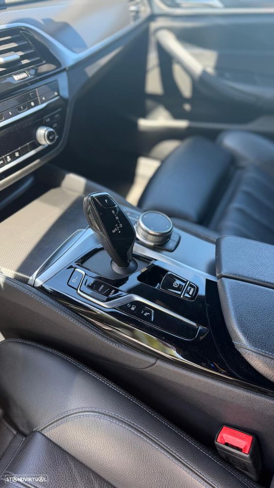 BMW 530 e Pack Desportivo M - 10