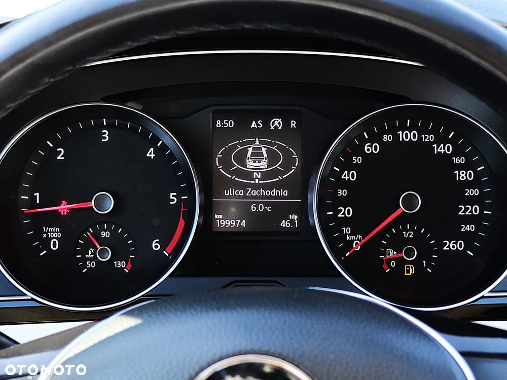 Volkswagen Passat 2.0 TDI SCR DSG Comfortline - 32