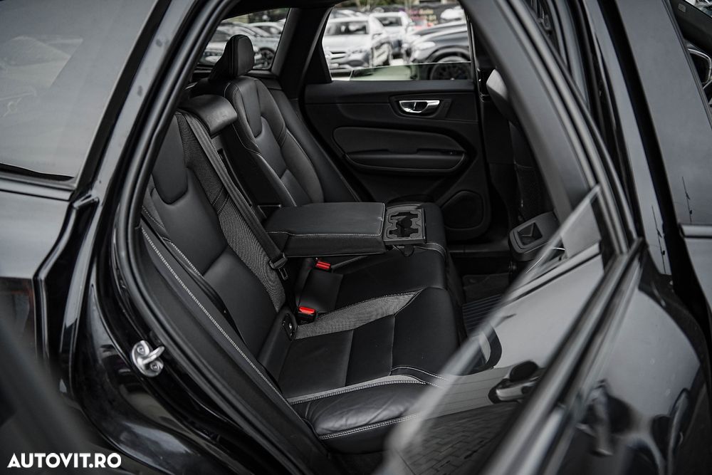 Volvo XC 60 Recharge T6 Twin Engine eAWD R-Design Expression - 14