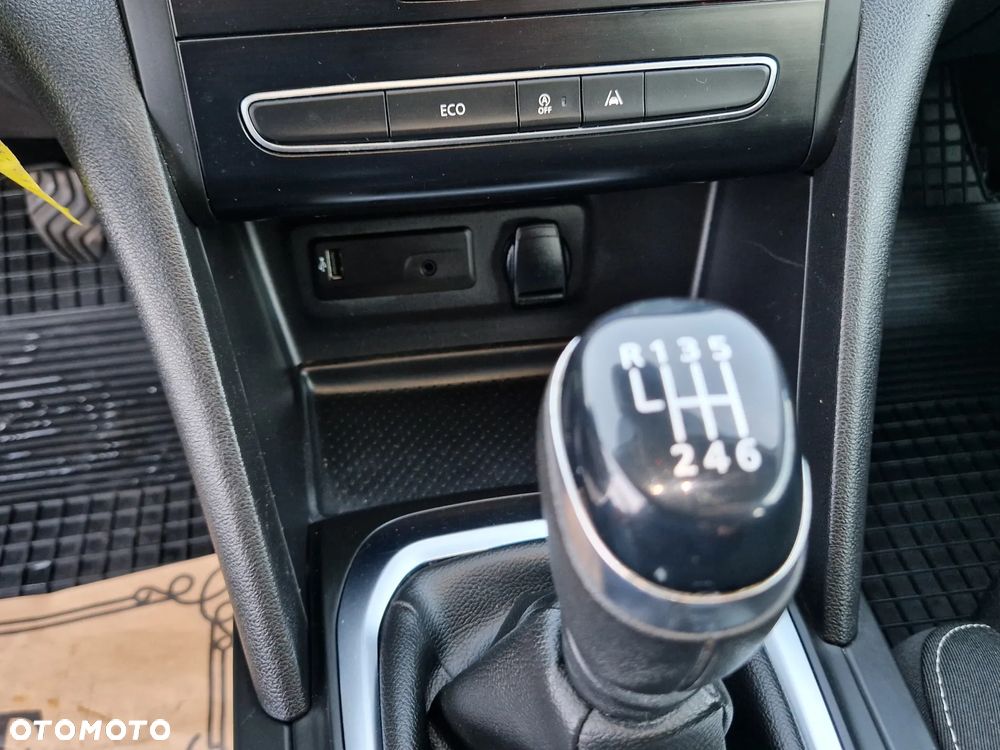 Renault Megane ENERGY TCe 100 LIMITED - 9